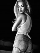 Rita-Ora-in-Body-On-Me-Promos-3