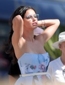 Adriana-Lima-Booty-in-Jeans-LA-822