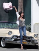 Adriana-Lima-Booty-in-Jeans-LA-823