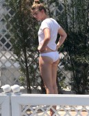 Amber-Heard-in-Bikini-Bottoms-10
