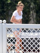 Amber-Heard-in-Bikini-Bottoms-4