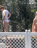 Amber-Heard-in-Bikini-Bottoms-9