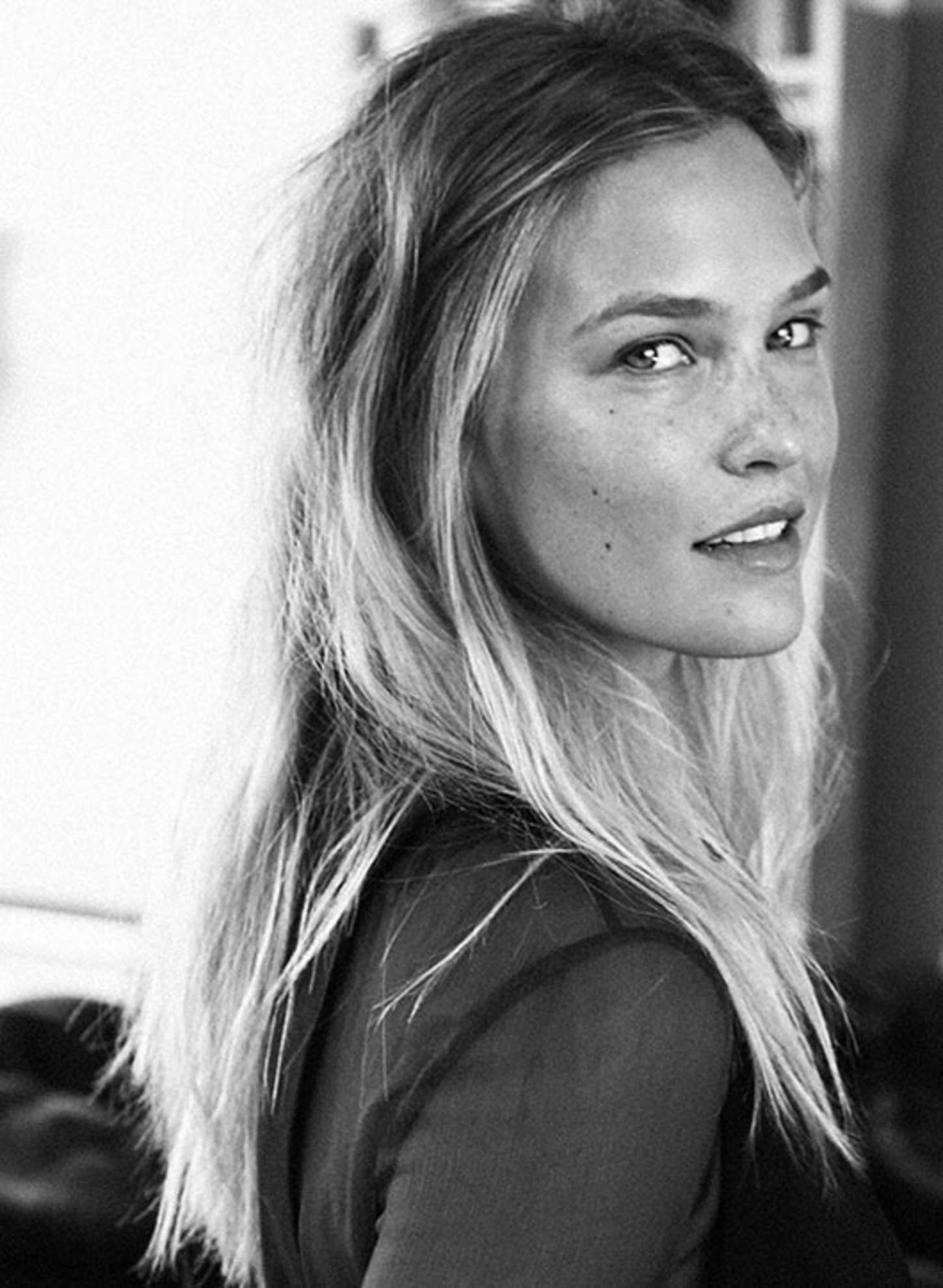 Bar-Refaeli-in-At-Magazine-2015-2