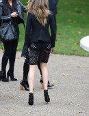 Cara-Delevingne-at-Burberry-Womenswear-LFW-14