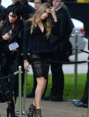 Cara-Delevingne-at-Burberry-Womenswear-LFW-8