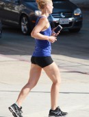 Claire-Danes -Jogging-Brentwood-5