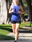 Claire-Danes -Jogging-Brentwood-8