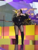 Demi-Lovato-512