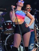 Demi-Lovato-Performing-at-Jimmy-Kimmel-Live-in-Hollywood-14