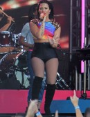 Demi-Lovato-Performing-at-Jimmy-Kimmel-Live-in-Hollywood-15