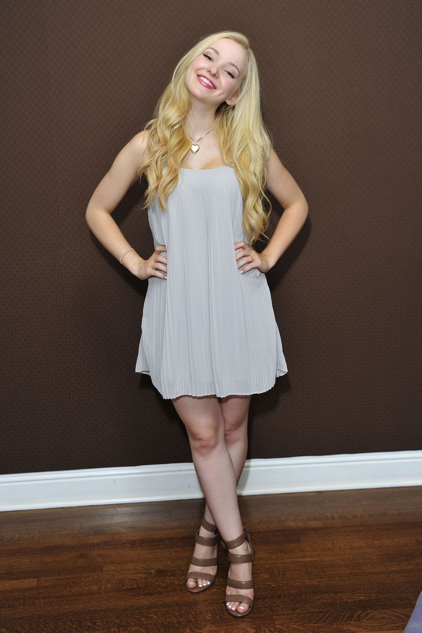 Dove-Cameron-at-Descendants-Photocall-Paris-5