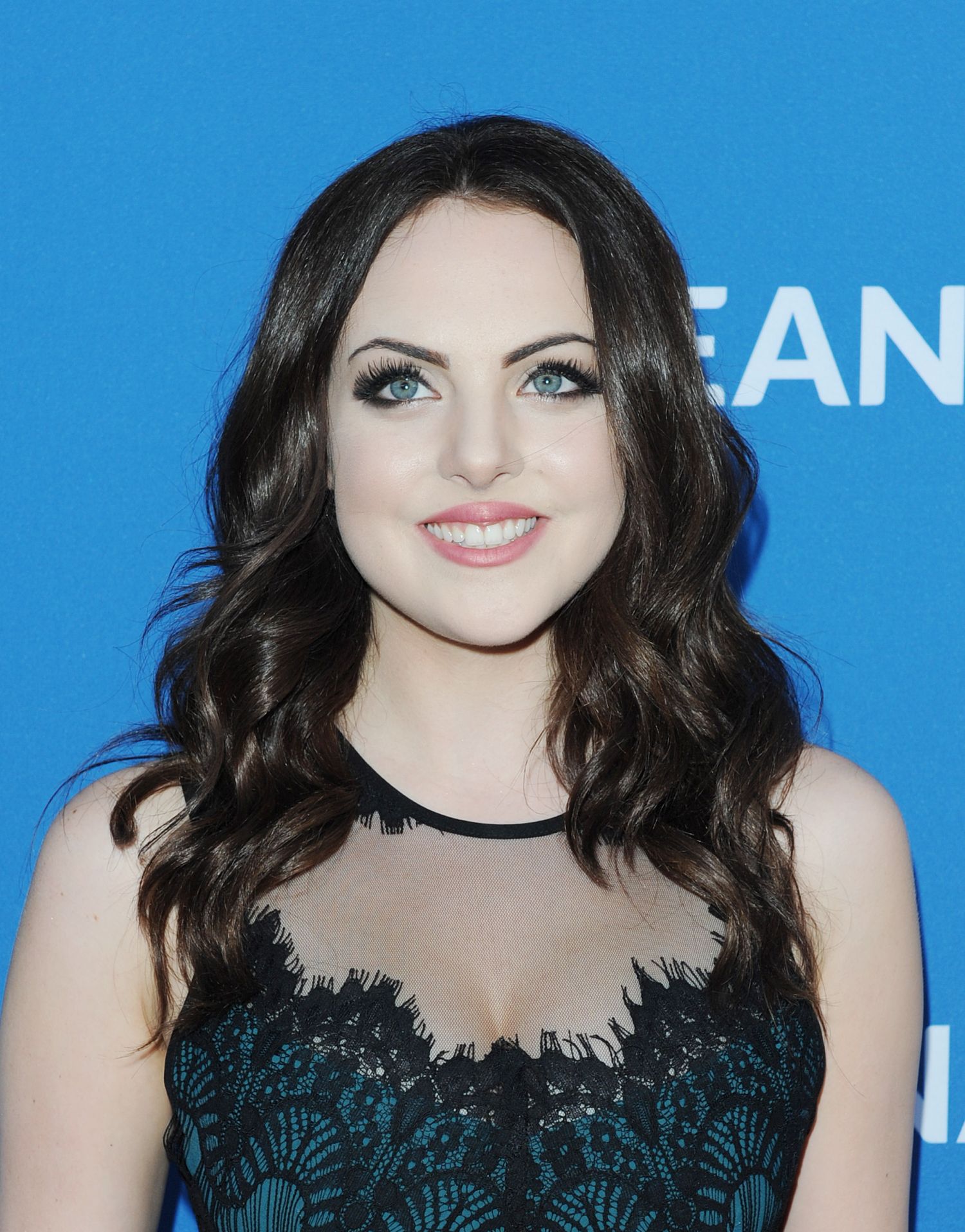 Elizabeth-Gillies-859
