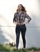 Emma-Stone-Set-of-La-La-Land-Pasedena-5