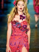 Gigi-Hadid-at-Anna-Sui-Spring-2016-Fashion-Show-at-NYFW-2