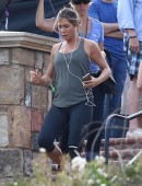 Jennifer-Aniston-on-the-Set-of-Mother’s-Day-in-Atlanta-12