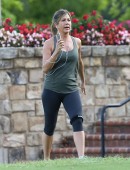 Jennifer-Aniston-on-the-Set-of-Mother’s-Day-in-Atlanta-2