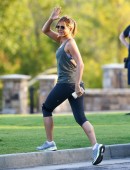 Jennifer-Aniston-on-the-Set-of-Mother’s-Day-in-Atlanta-3