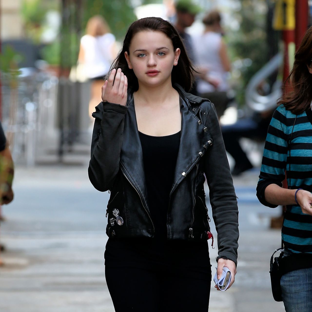 Joey-King-on-the-Set-of-Going-in-Style-in-NYC-5