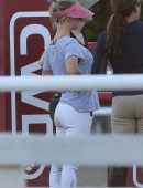 Kaley-Cuoco-at-Flintridge-Riding-Horse-1