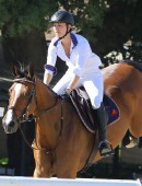 Kaley-Cuoco-at-Flintridge-Riding-Horse-14