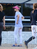 Kaley-Cuoco-at-Flintridge-Riding-Horse-6