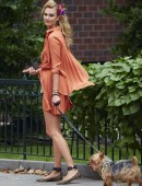 Karlie-Kloss-Walking-Her-Dog-in-NYC-4