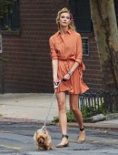 Karlie-Kloss-Walking-Her-Dog-in-NYC-8