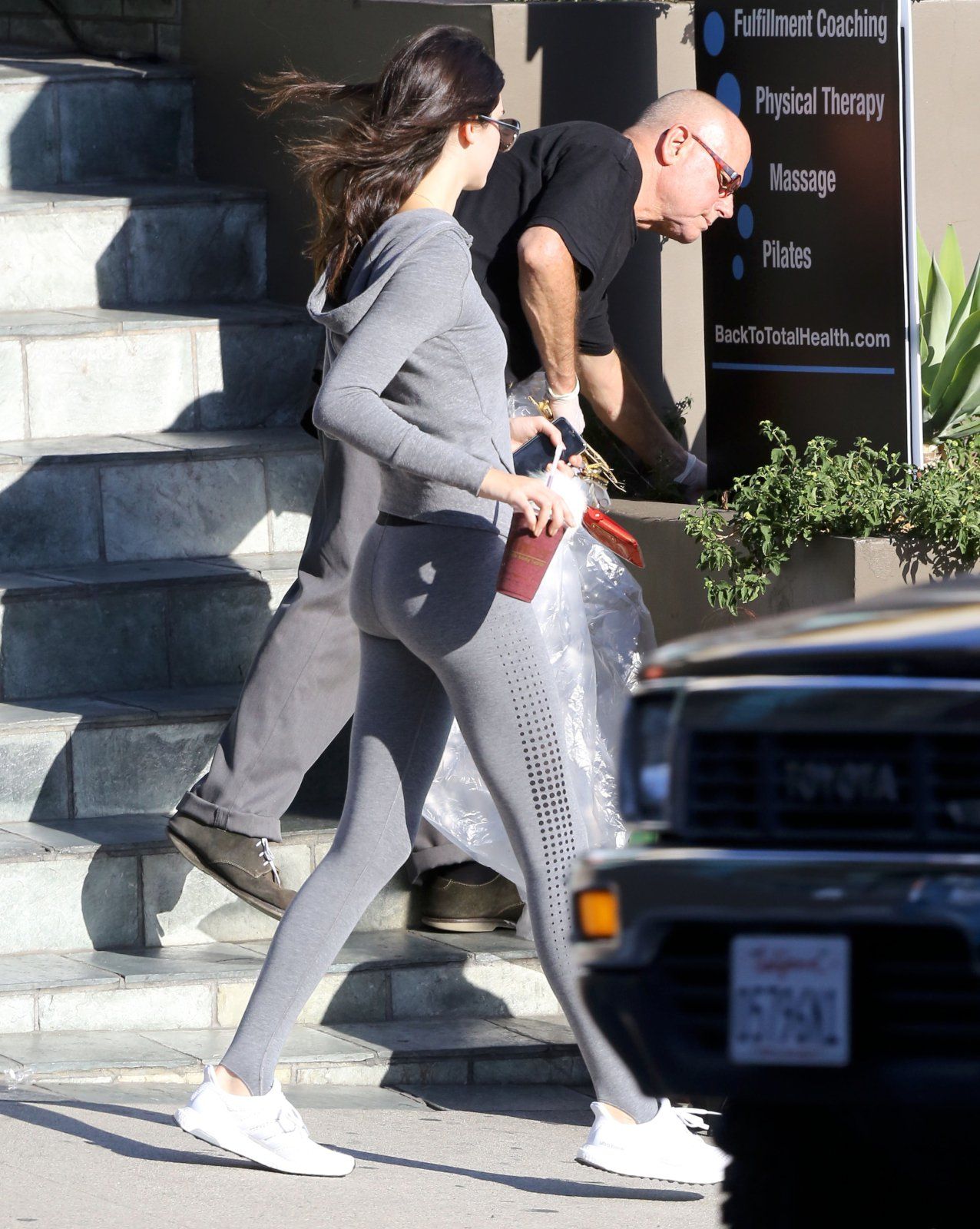Kendall-Jenner-Candids-LA-2