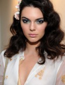 Kendall-Jenner-Diane-Von-Furstenberg-Fashion-Show-2