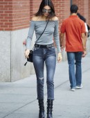Kendall-Jenner-in-Jeans-6