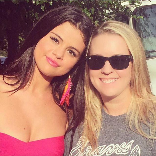 Selena-Gomez-on-Neighbors-2-Sorority-Rising-Set-3