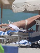 Toni-Garrn-in-Bikini-9