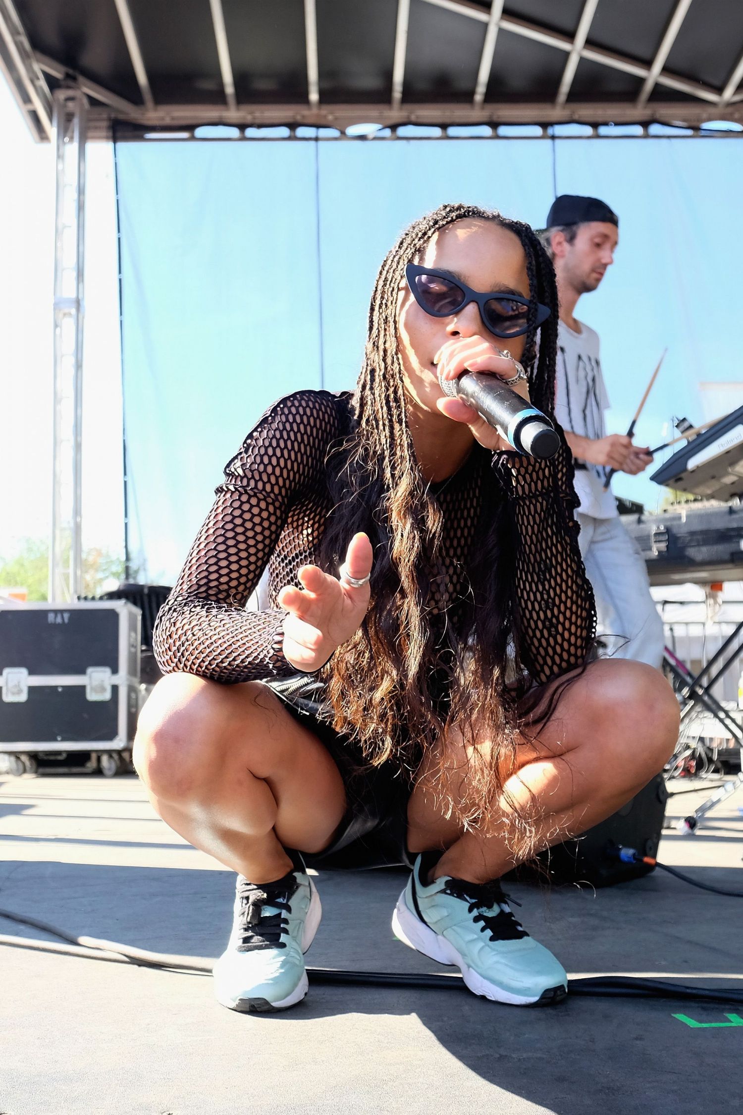 Zoe-Kravitz-at-2015-Budweiser-Made-in-America-Festival-in-Philadelphia-1