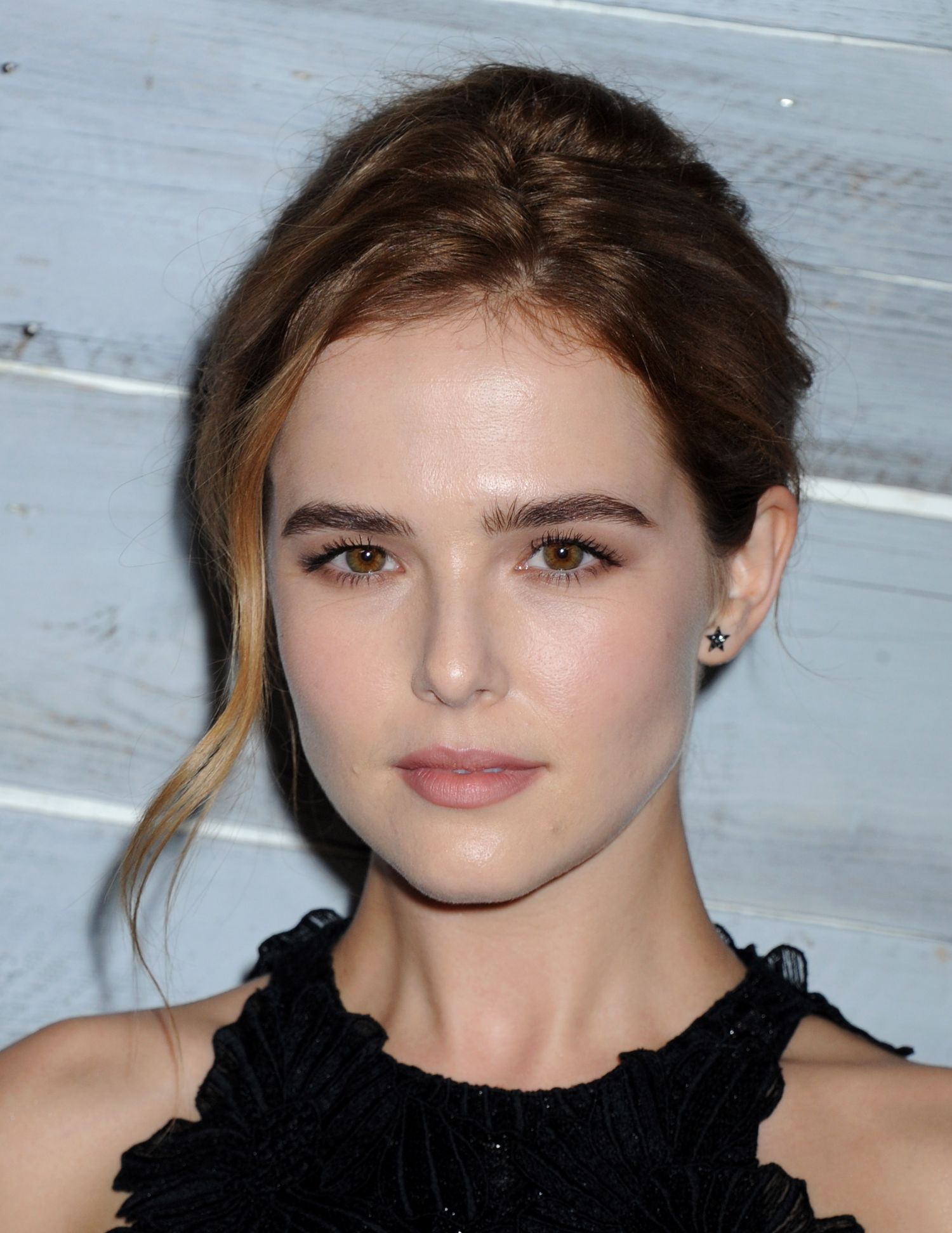 Zoey-Deutch-612
