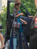 Alessandra-Ambrosio-in-Beverly-Hills-605