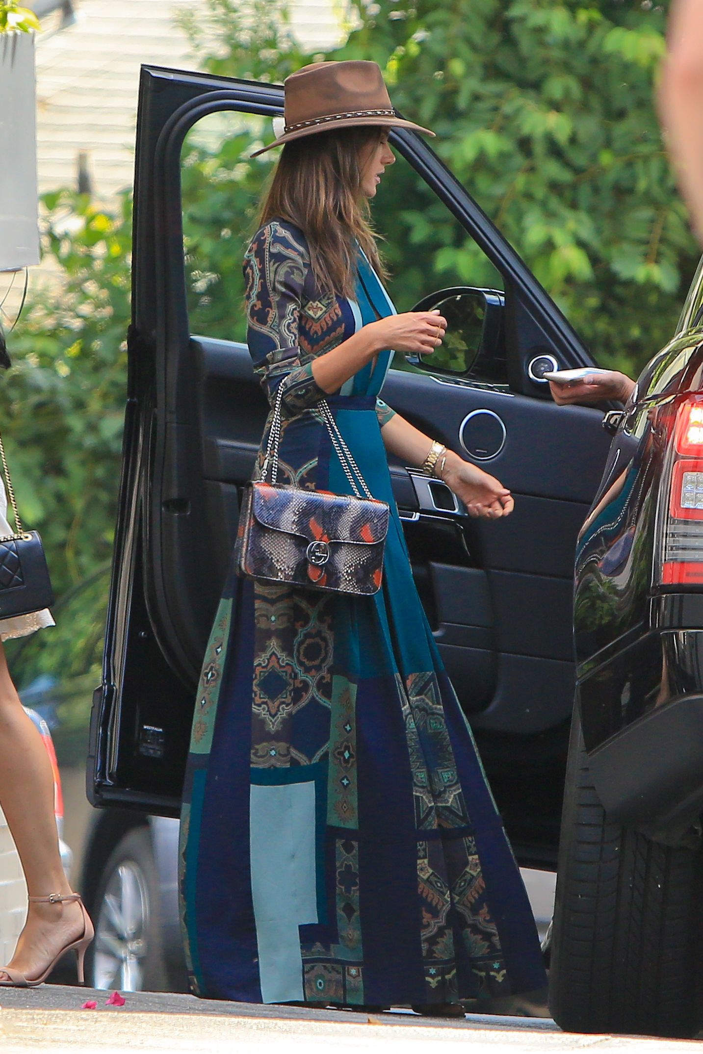 Alessandra-Ambrosio-in-Beverly-Hills-605