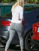 Alice-Eve-at-Bristol-Farms-in-West-Hollywood-9