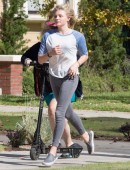 Chloe-Grace-Moretz-Set-of-Neighbors-2-Sorority-Rising-in-LA-9