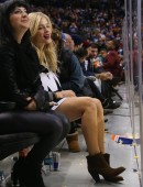 Chloe-Moretz-att Islanders Game in Brooklyn, October 2015-1