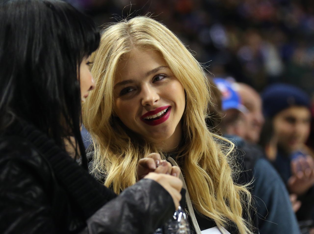 Chloe-Moretz-att Islanders Game in Brooklyn, October 2015-3