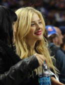 Chloe-Moretz-att Islanders Game in Brooklyn, October 2015-4