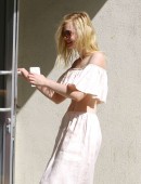 Elle-Fanning-Out-and-About-in-Hollywood-6