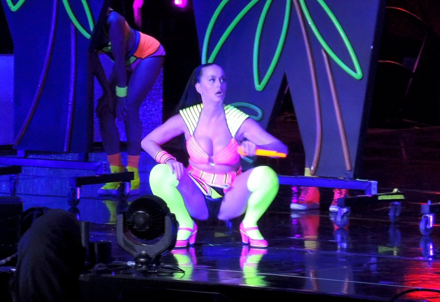 Katy-Perry-at-Prismatic-Concert-in-San-Juan-4