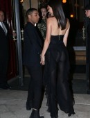 Kendall-Jenner-and-Gigi-Hadid-907