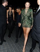 Kendall-Jenner-and-Gigi-Hadid-914