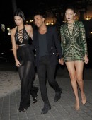 Kendall-Jenner-and-Gigi-Hadid-916