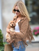 Kimberley-Garner-Booty-in-Jeans-holding-Puppy-2