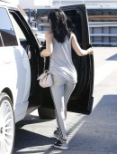 Kylie-Jenner-Botty-in-Tights-5