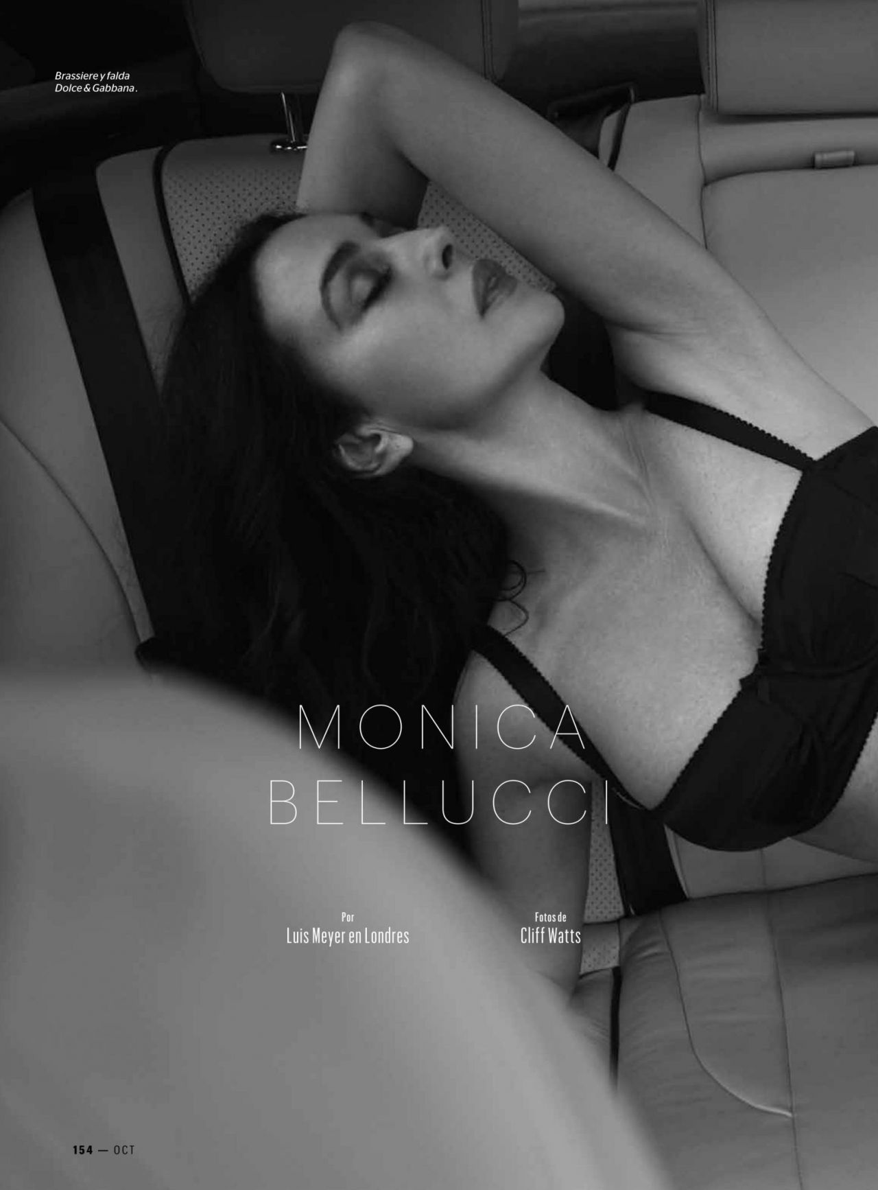 Monica-Bellucci-Esquire-Magazine-Mexico-October-2015-Issue-3