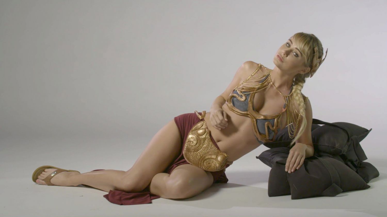 Sara-Jean-Underwood-813